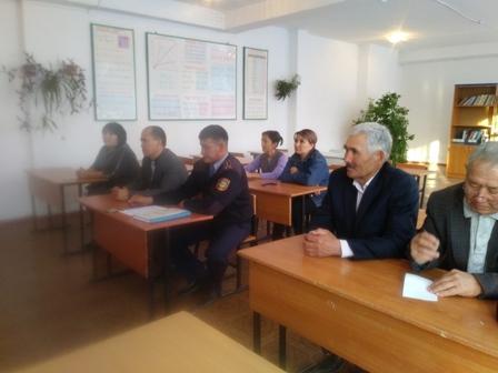 Мектеп директорының қамқоршылық кеңесінің алдында берген есебі