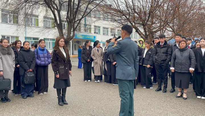 🔹8 желтоқсан күні "Төтенше жағдайлар кезіндегі іс -әрекеттер " тақырыбында жоспарлы  сейсможаттығу өткізілді. 🔹Сейсможаттығу мақсаты- білім алушылар мен мектеп қызметкерлер құрамын жер сілкінісі кезіндегі қауіпсіздік ережелерімен таныстыру, төтенше