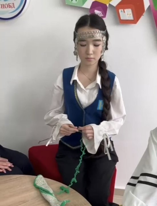 "Адал азамат"  біртұтас  тәрбие бағдарламасы аясында 1—9сынып қыздарының қатысуымен "Бұрымды қыз" челленджі ұйымдастырылды.  🔹Мақсаты: Қазақ қызының ұлттық сипатын, қазақ қызына тән иба, инабаттылықты насихаттау;